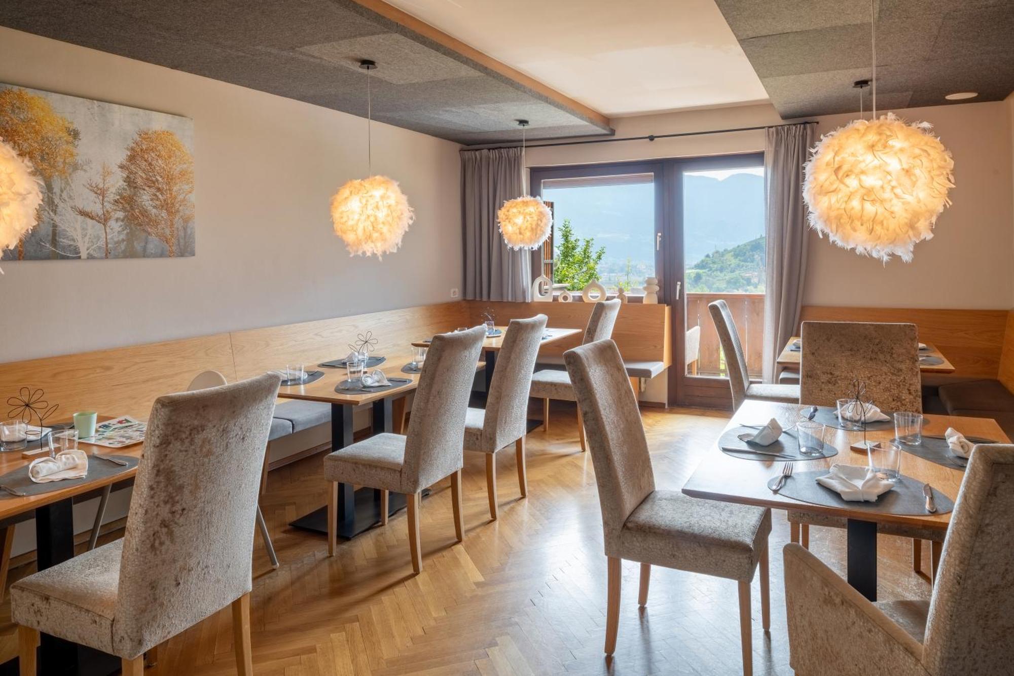 Hotel Residence Mavie Lagundo Bagian luar foto