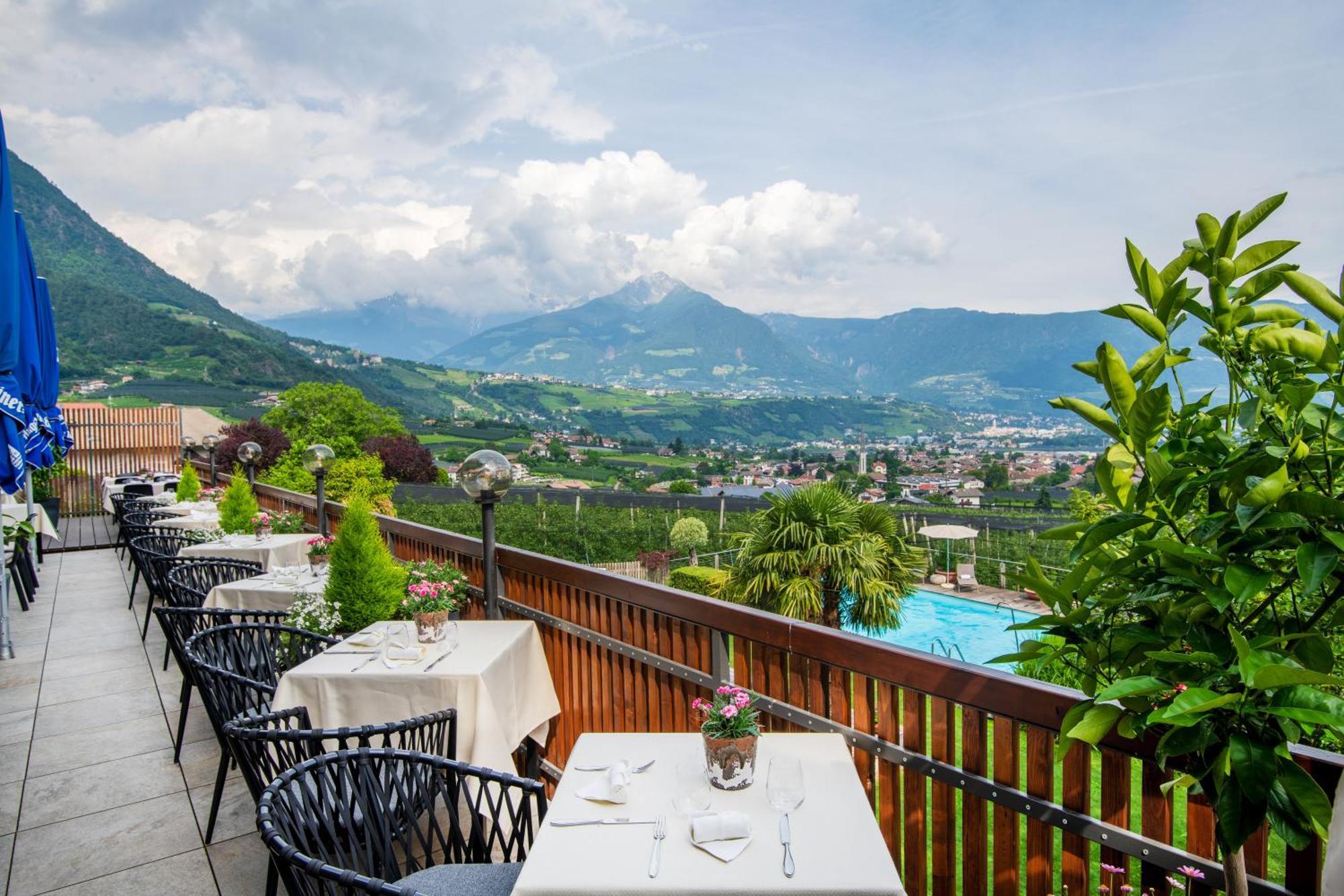 Hotel Residence Mavie Lagundo Bagian luar foto