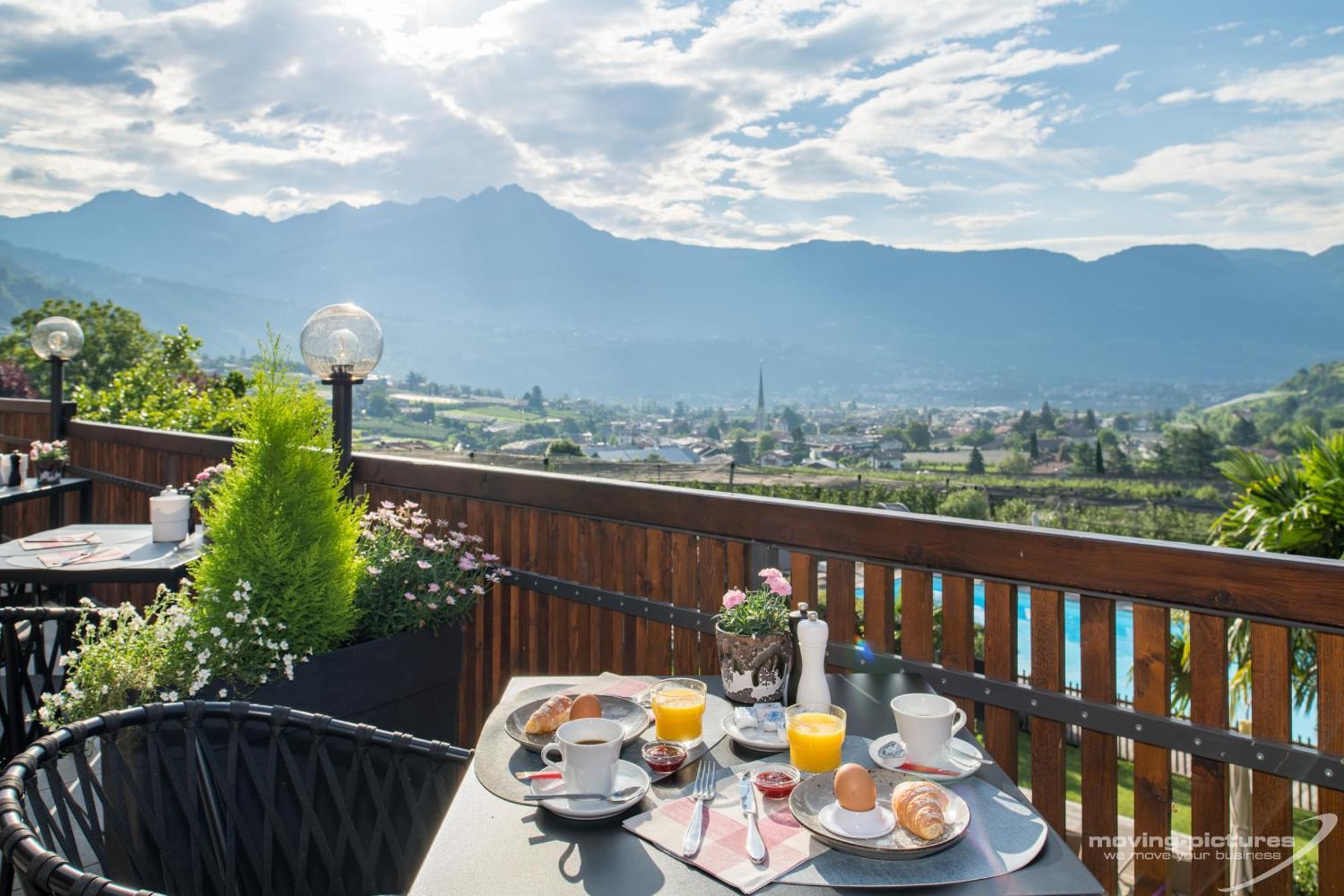 Hotel Residence Mavie Lagundo Bagian luar foto
